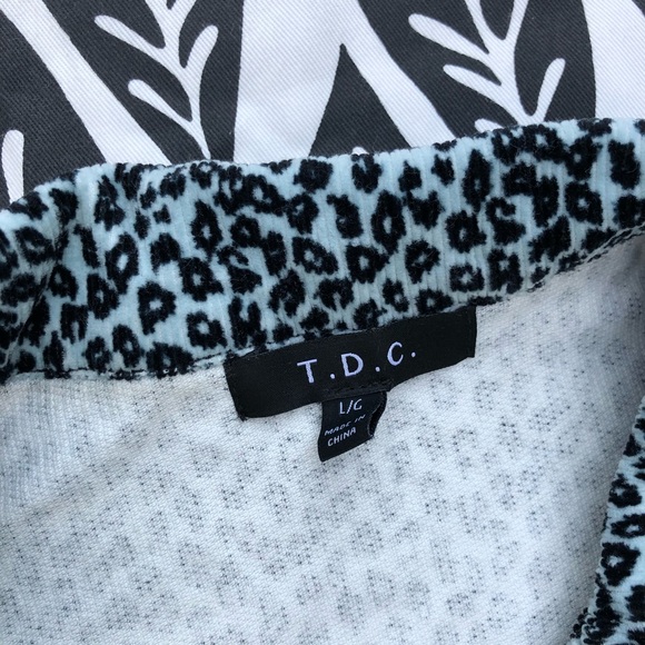 🐆 Leopard Jacket - Picture 2 of 6